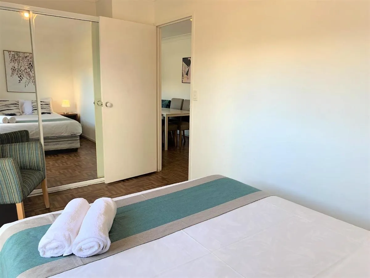 Broadwater Keys Holiday Apartments Gold Coast 3*,  Australia